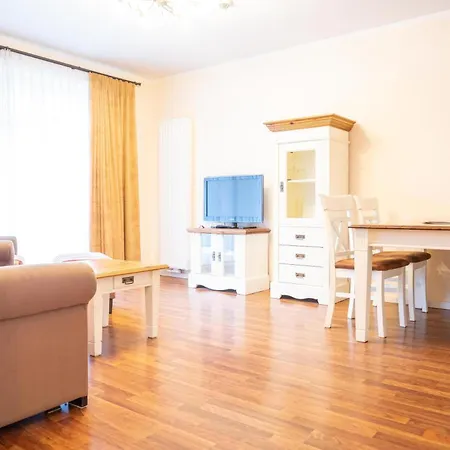 Apartmenthaus 04 *